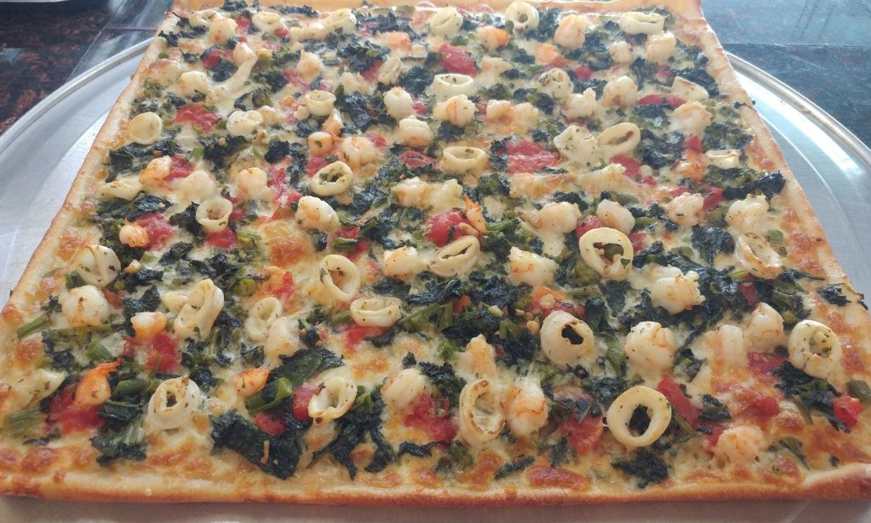 Calamari pizza